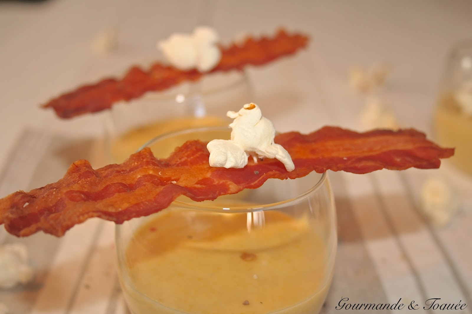 Gourmande&Toquée Crème de maïs, chips de lard et pop corn
