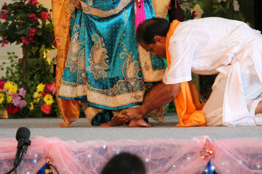 Devotees of Jagadguru Kripalu Ji Maharaj enact leela during Rath Yatra Devotees of Jagadguru Kripalu Ji Maharaj enact leela during Rath Yatra