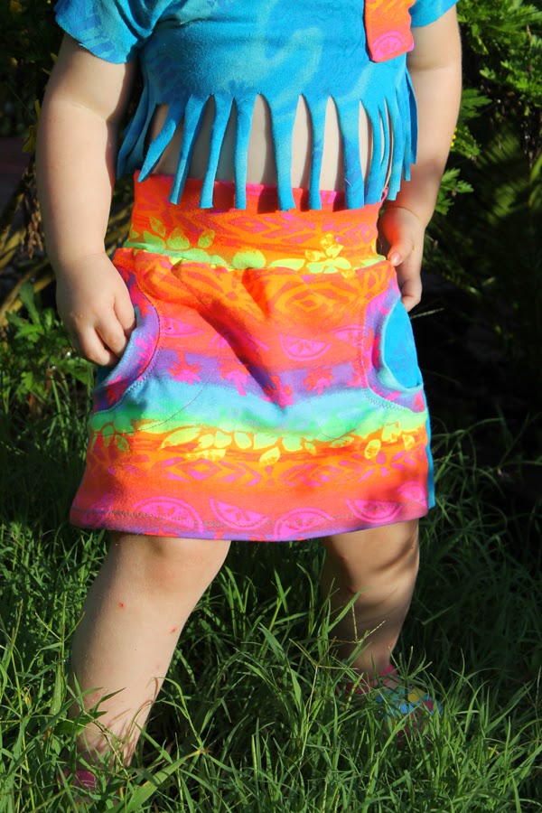 Tropical! Liv Skirt (FREE) by Sofilantjes Patterns & sewn by Max California ▶ Such an 80s Miami vibe! 