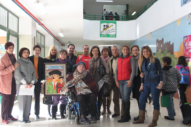 LOS PROFESORES DEL C.E.I.P SIMÓN BOLÍVAR JUNTO A PACO.