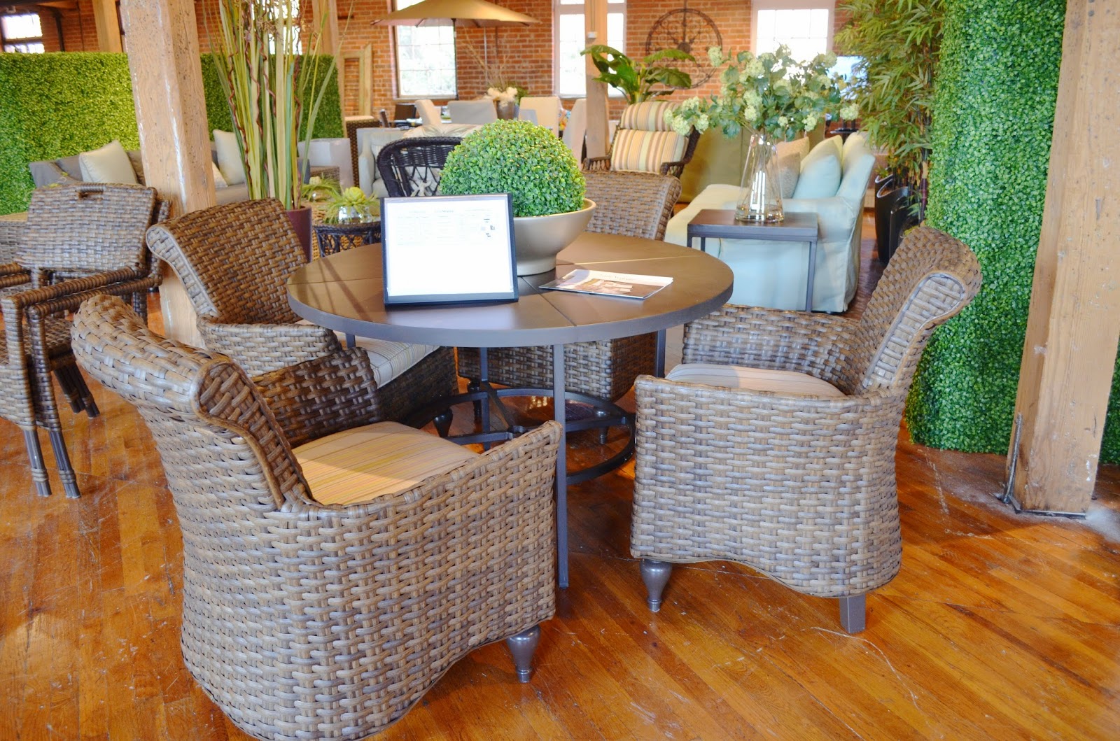 Lisa Mende Design Lane Venture Outdoor Furniture