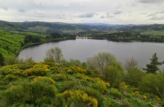 lac d'Issarlès lac d'Issarlès