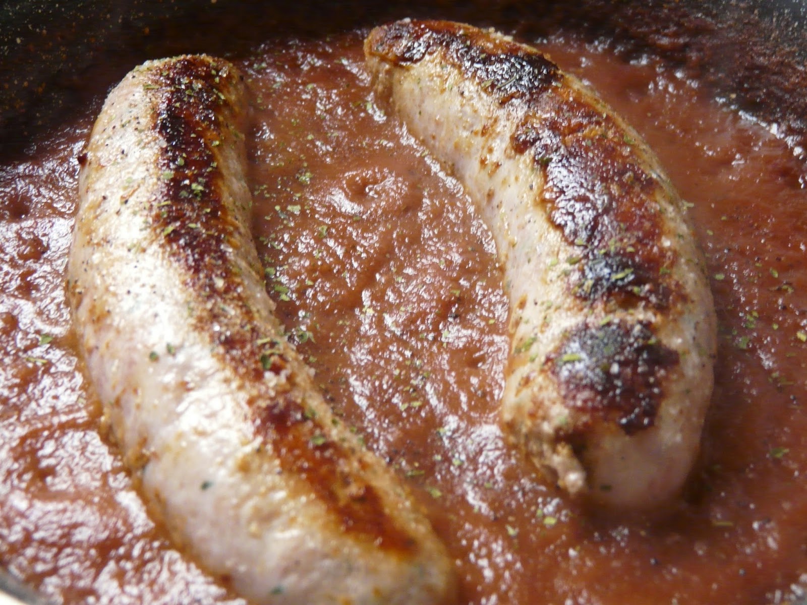 Butifarras En Salsa De Cebolla.