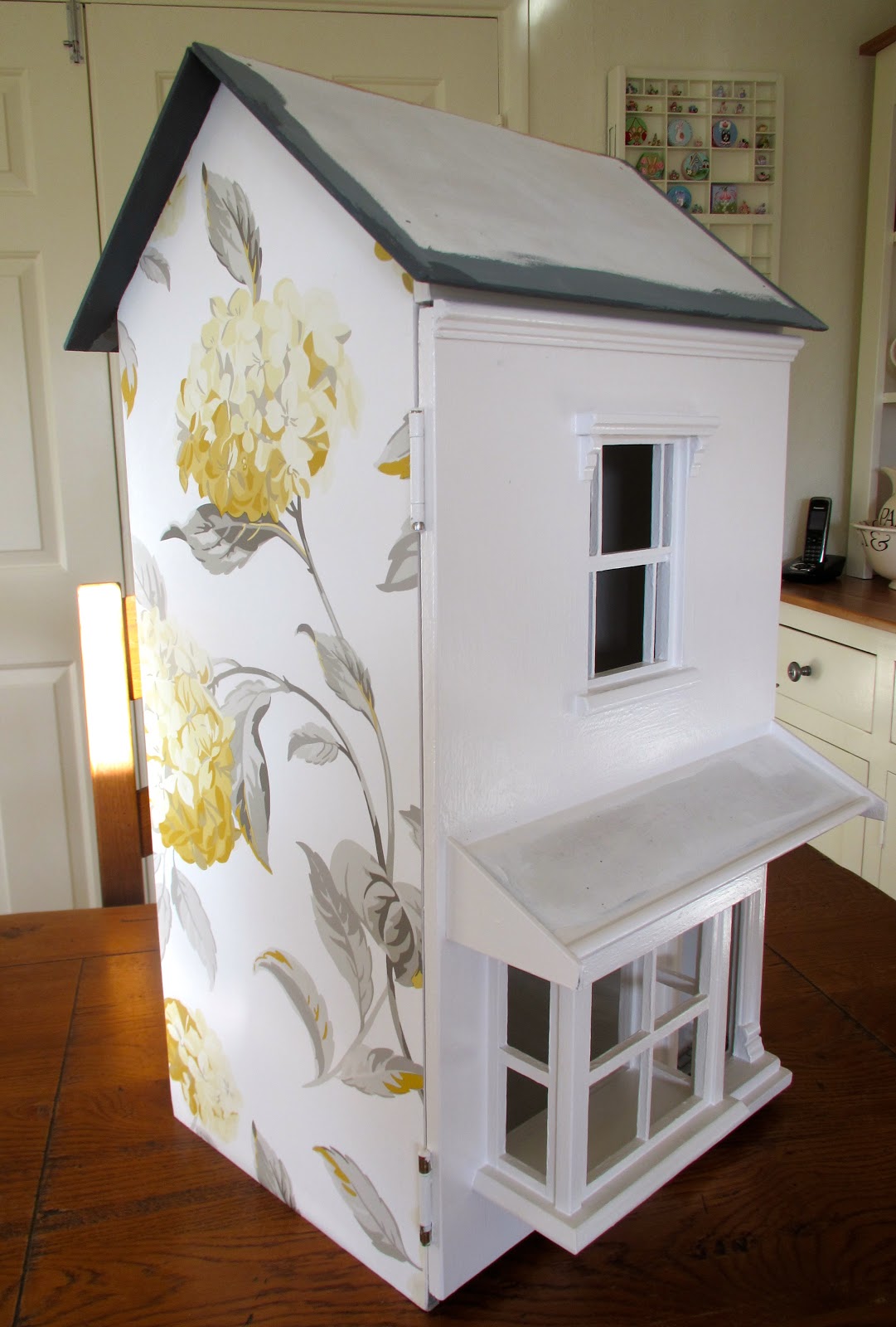 On Being a Mini Mum...... My Ornamental Dolls House Flowers.....