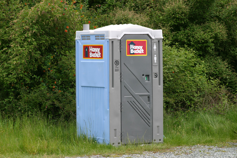 post/collegiate/woman Poop.