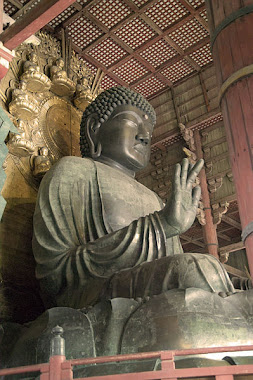 Wielki Budda Birushana (Wajroczana) z klasztoru Tōdai
