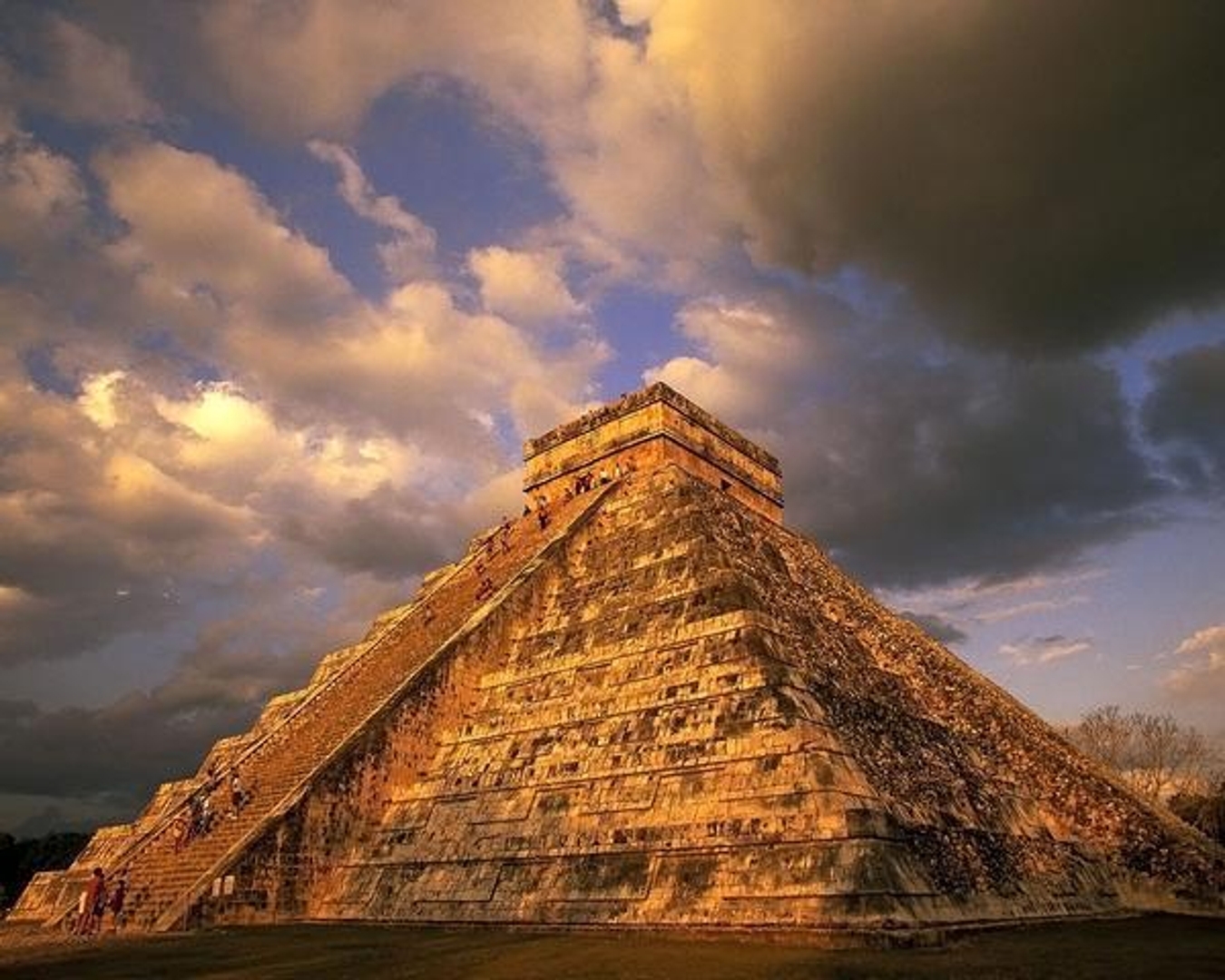 the aztec pyramids