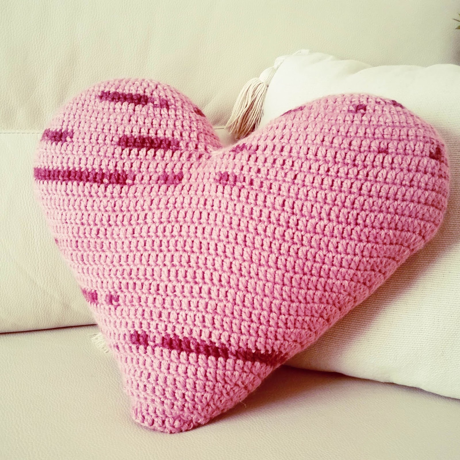 Como hacer Cojines con Corazon :: Decora Pillow diy: Pillow heart 