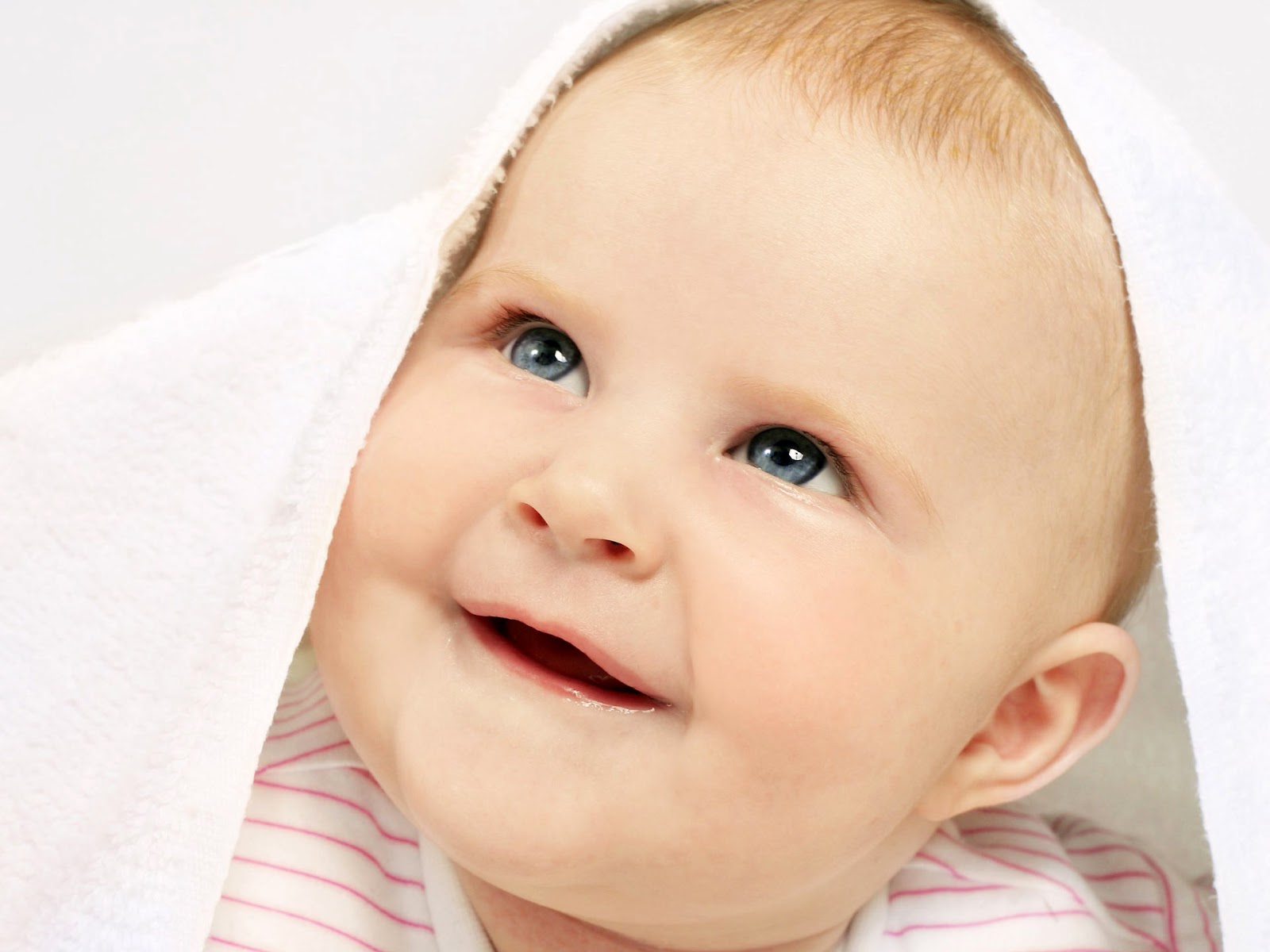 http://2.bp.blogspot.com/-XALxh3Fzo50/T1Kj4tCc9gI/AAAAAAAAASo/CrBeCAtsZTo/s1600/cute-baby-wallpaper-7.jpg