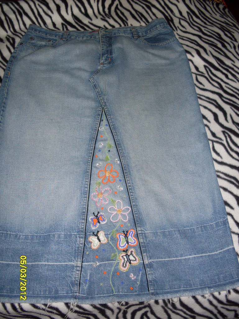 saia jeans customizada com renda