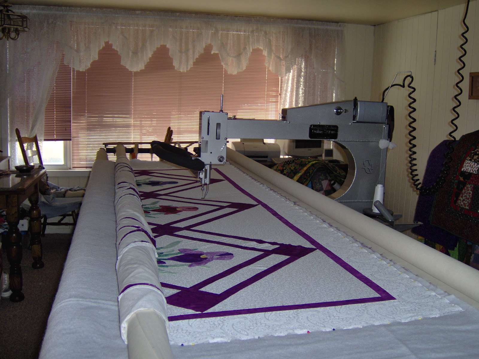 sew n sews My "old" long arm quilting machine.