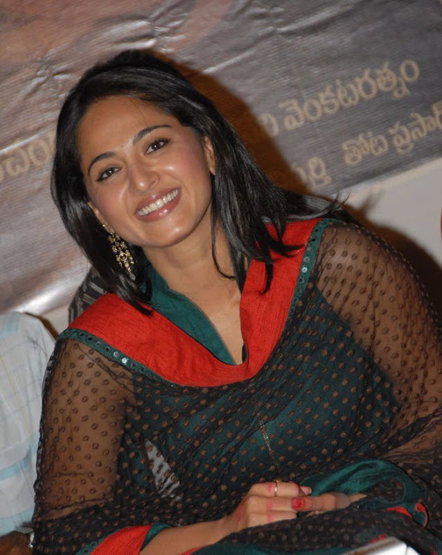 Actress Anushka Cute Sexy  Smiling Stills unseen pics