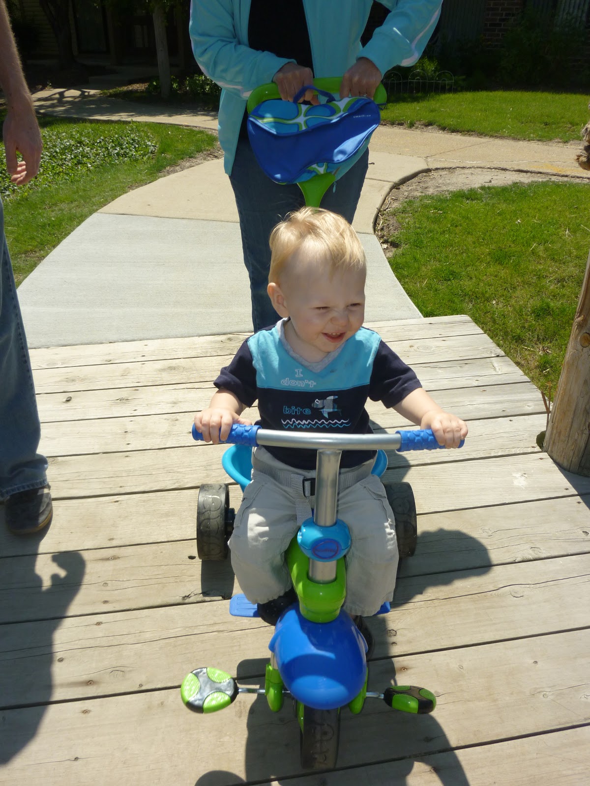 Tricycle, Tricycle, go so fast!