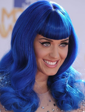 Katy Perry with blue Hair