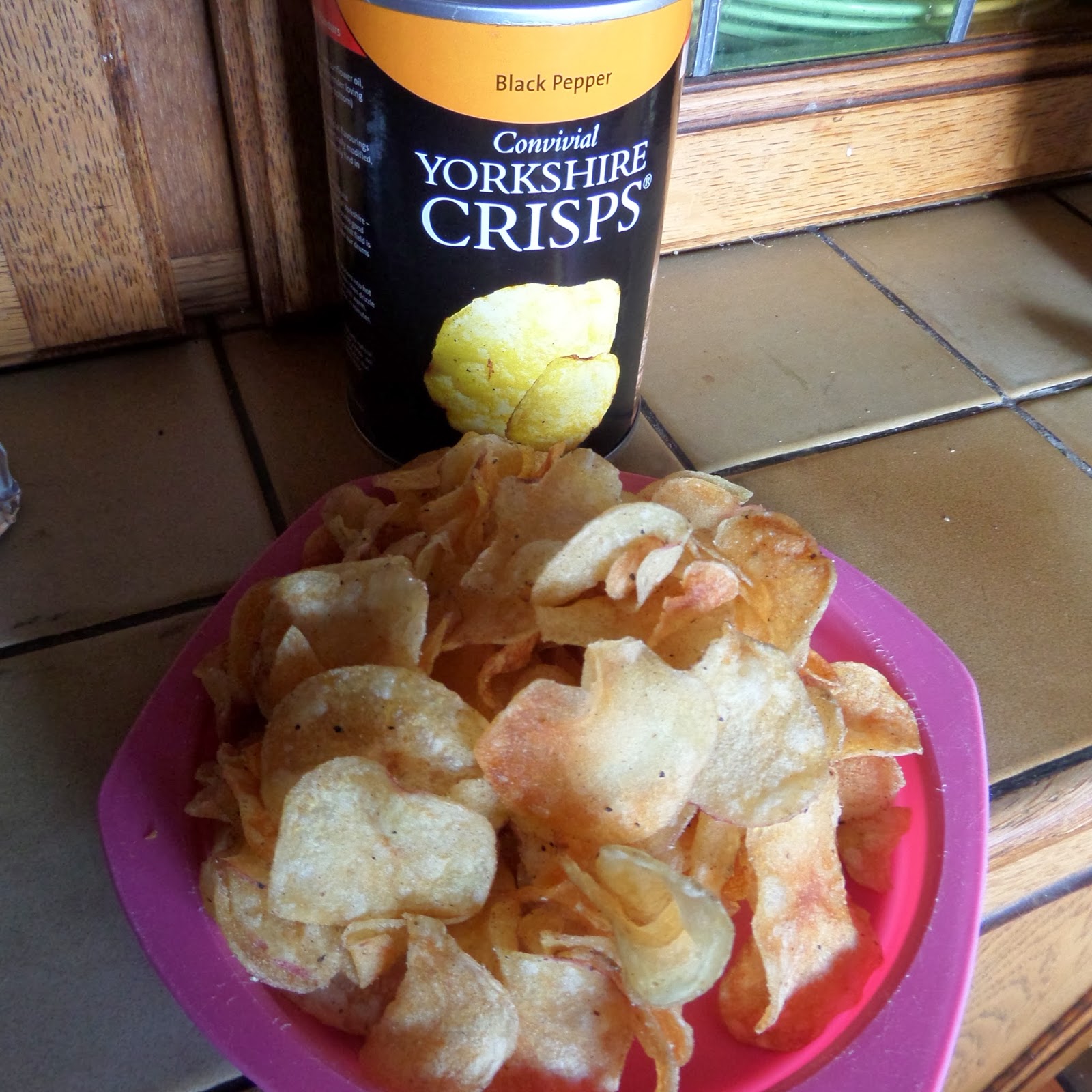 Madhouse Family Reviews Black Pepper Convivial Yorkshire Crisps review