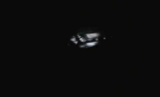 El OVNI bizarro que volaba escoltando a un avión sobre Illinois 20130106+ufopolis+ovni+ufo+avion++04