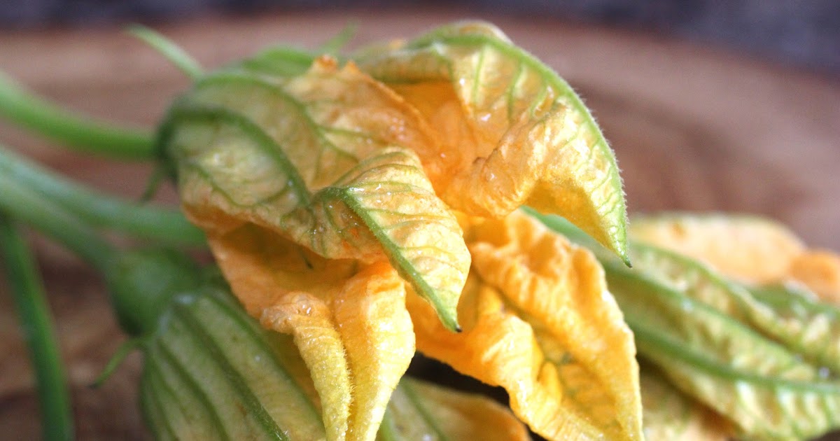 Spaghetti with squash blossoms