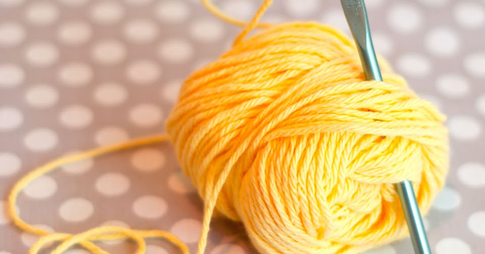 Aesthetic Nest: How to Crochet 1: The Slip Knot (Tutorial)