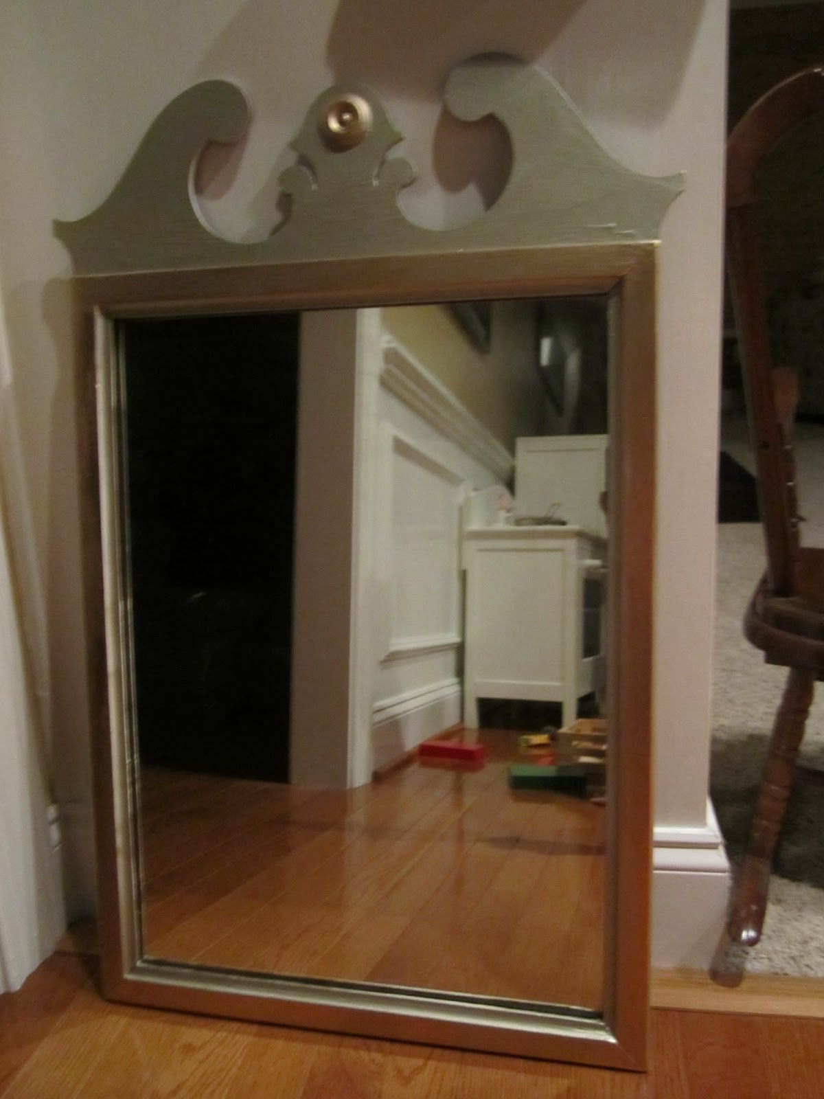 My 2 Jobs DIY Refurbished Vanity Mirror