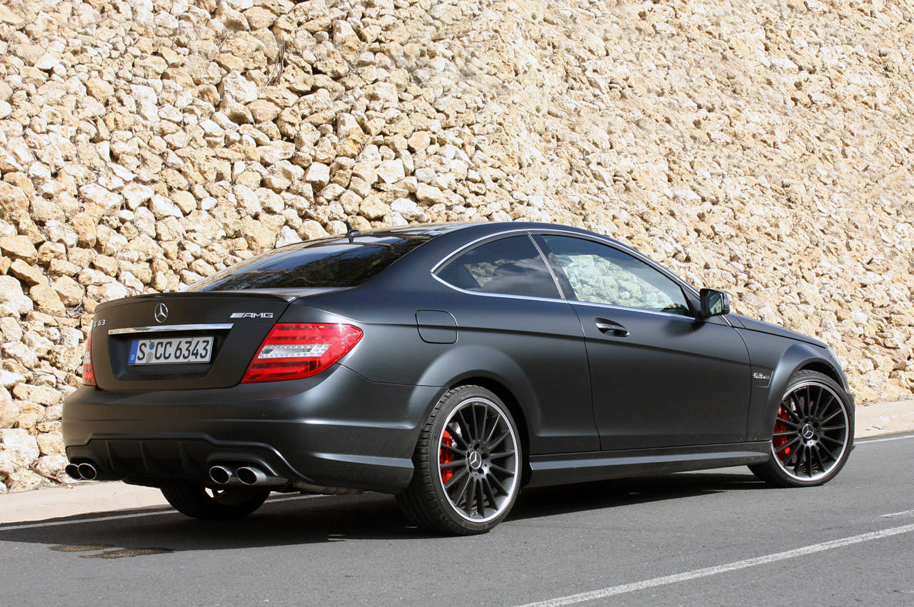 mercedes unveils c63 amg coupe black series mercedes unveils c63 amg coupe black series