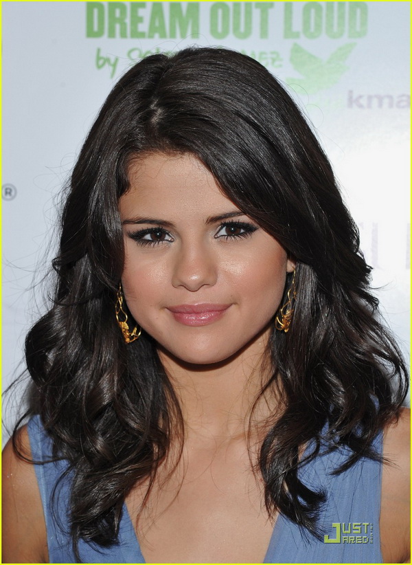 Celebrity Hairstyle Ideas Selena Gomez Medium Wavy Hairstyles