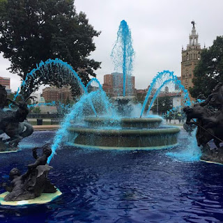 Kansas City fountains, Royal blue fountains