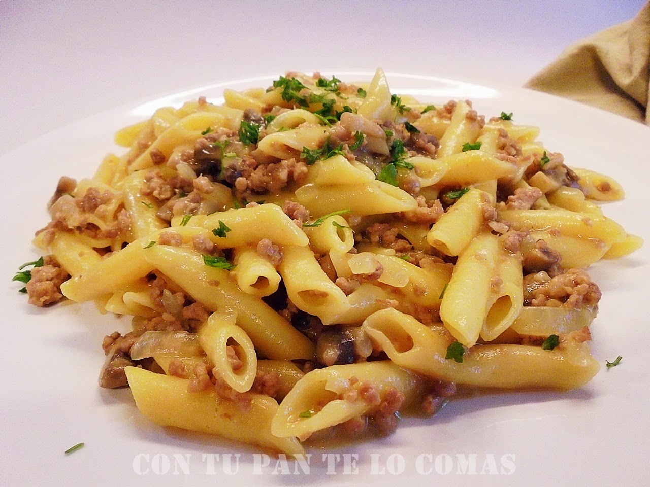 Macarrones Con Carne Al Azafrán