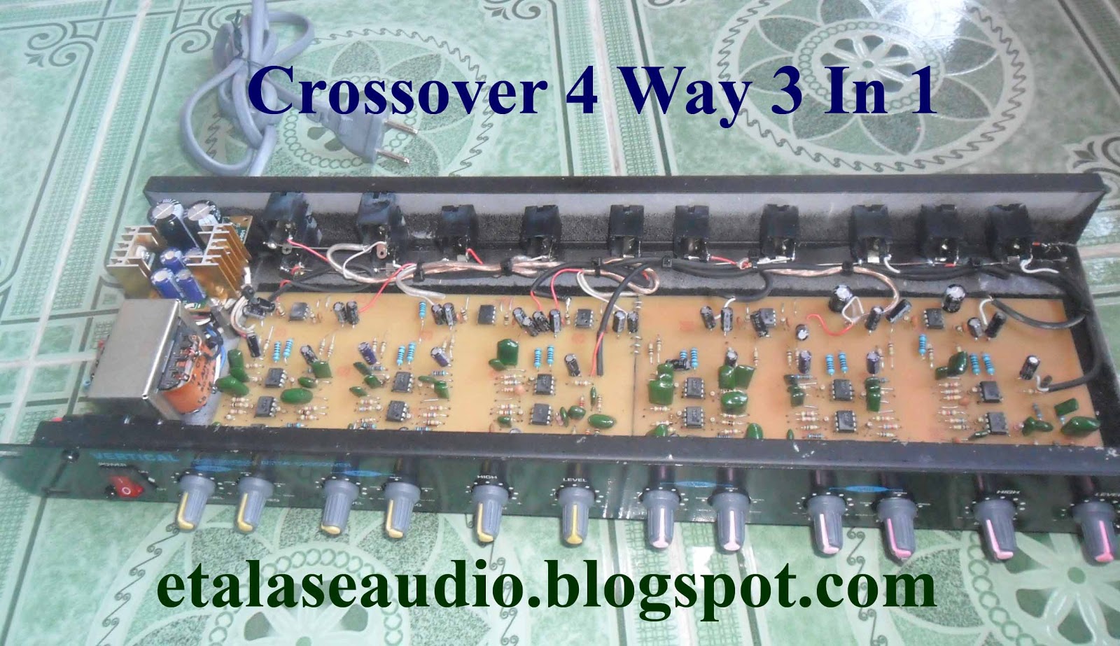 CROSSOVER 4 WAY 3IN1 (CROSSOVER +PARAMETRIC TONE+BBE BOOSTER)