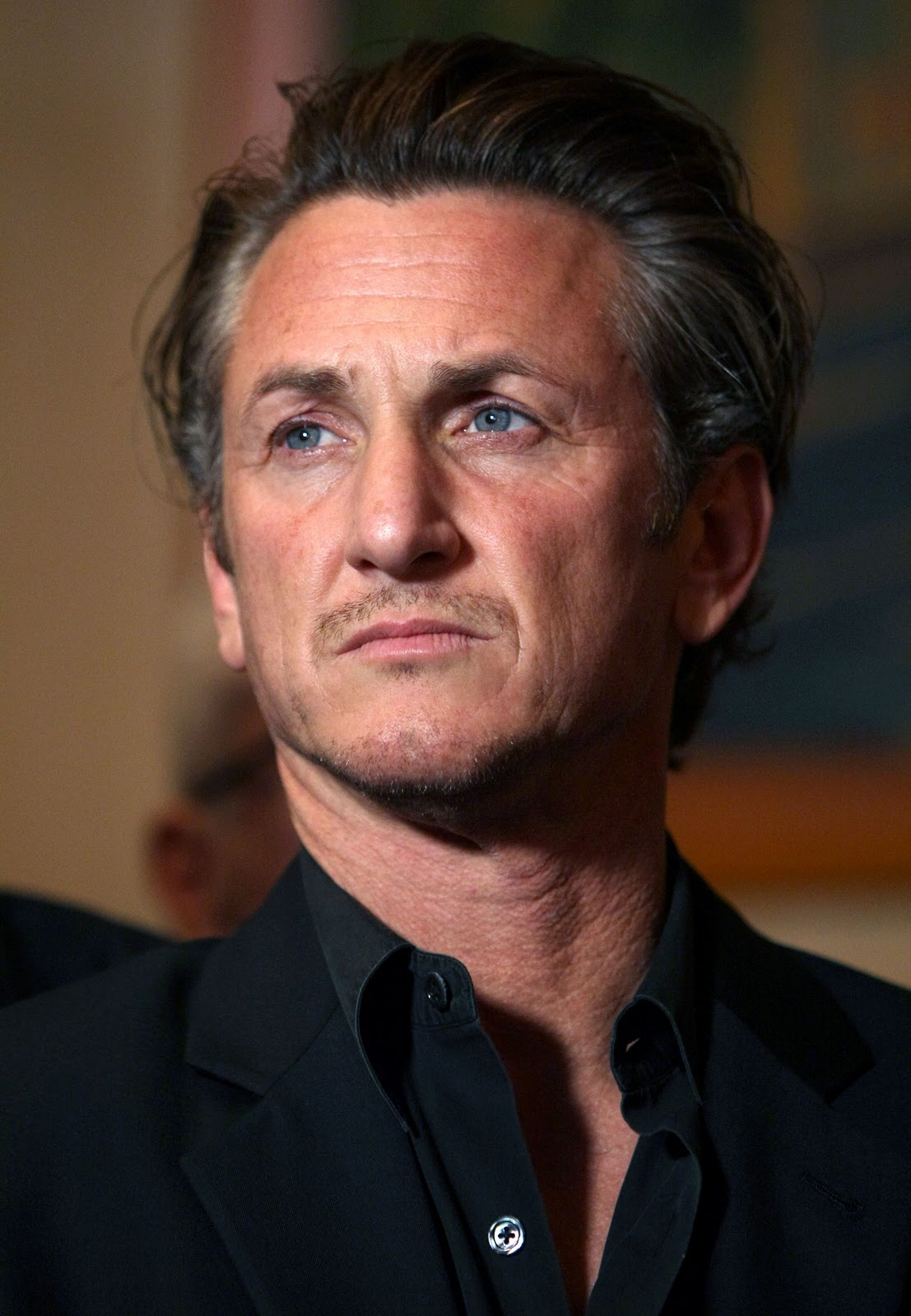 http://2.bp.blogspot.com/-XI7uRol-WFo/Tpnu22Dz6RI/AAAAAAAAAkk/qgKMU2JI2Os/s1600/sean-penn-photos-2.jpg