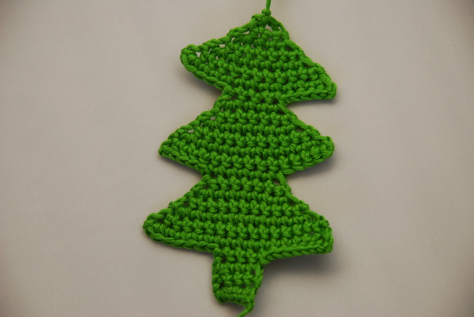 Amjaylou Crochet Christmas Tree Decoration