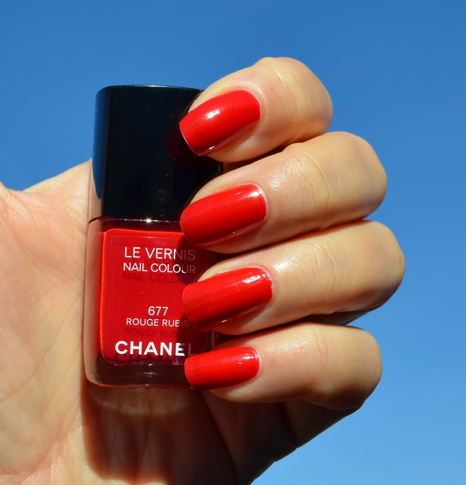 Chanel Le Vernis #677 Rouge Rubis from Nuit Infinie de Chanel