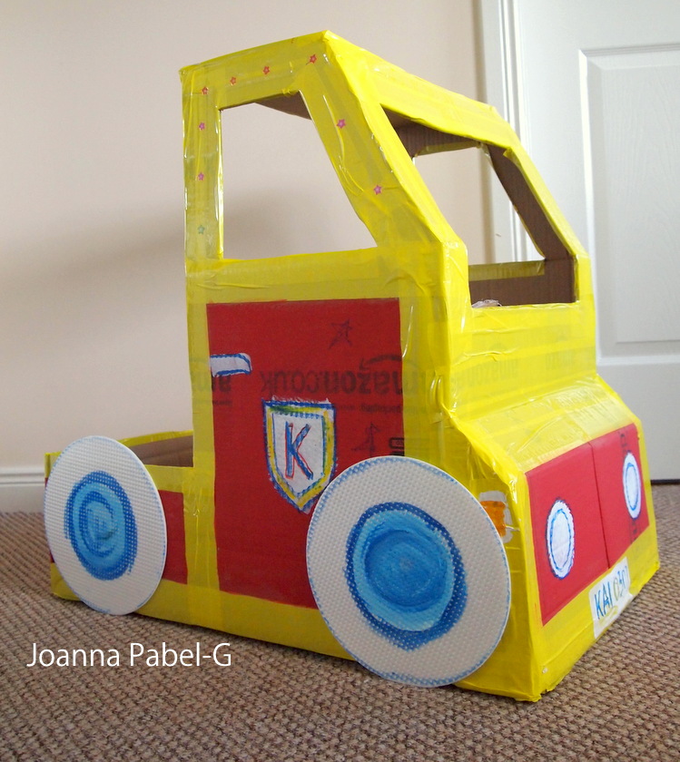 Be Creative Mummy / UK lifestyle Blog / Crafts How to Make a Cardboard