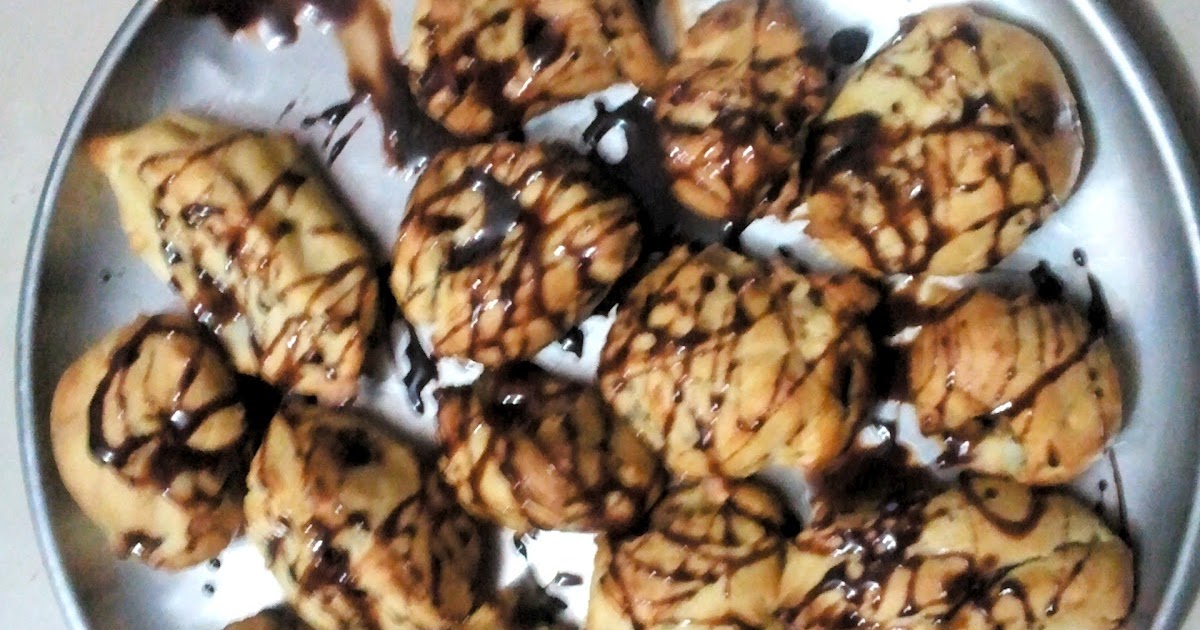 Choux Pastry Bites With Choc Filling