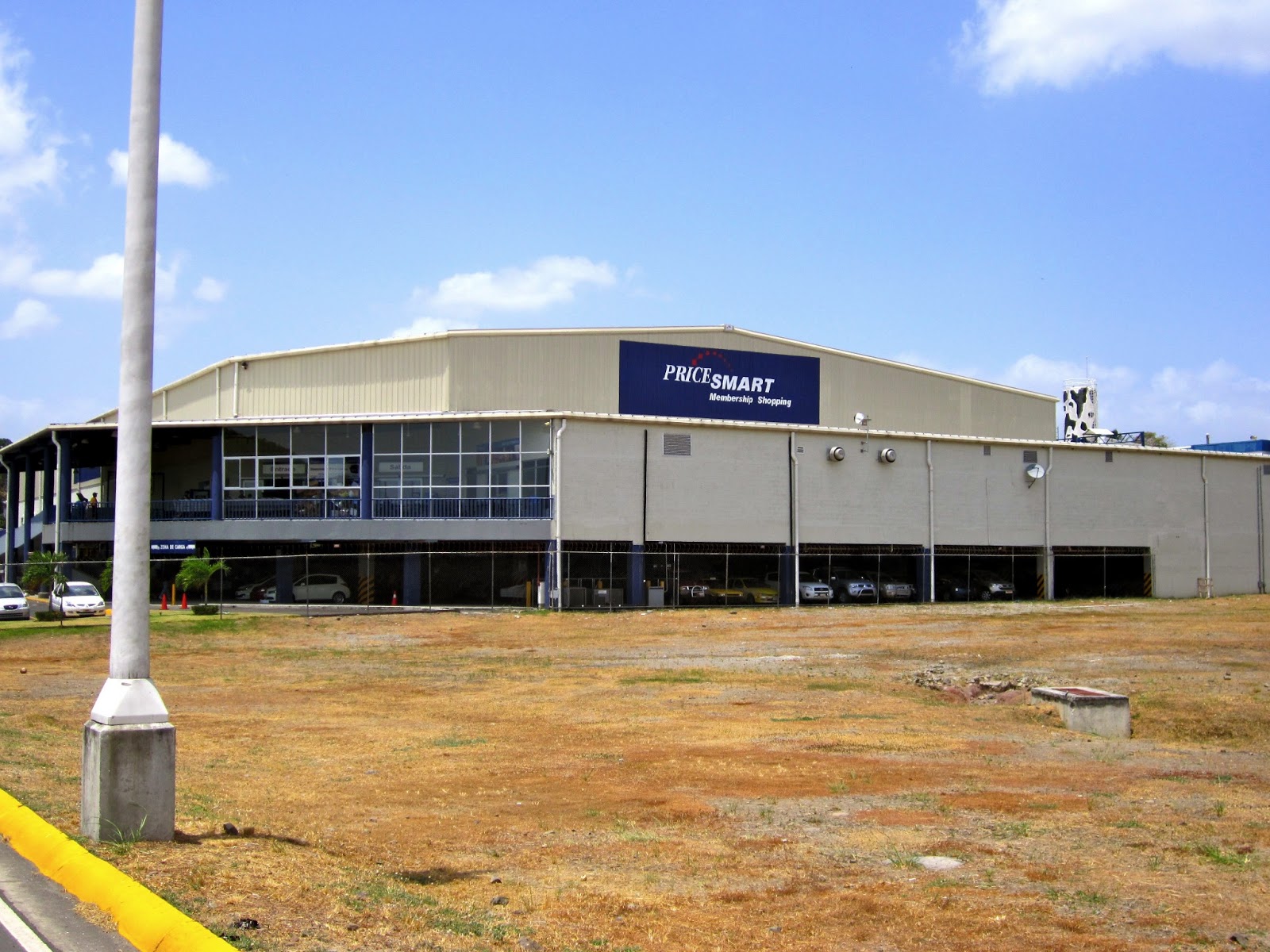 PriceSmart Member Shopping in Panama Panama For Real