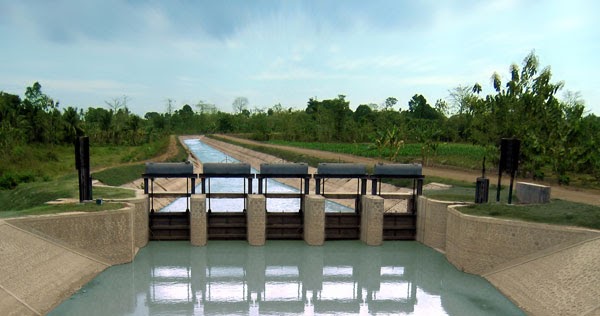 Bangunan Pintu Air Irigasi - IMAGESEE