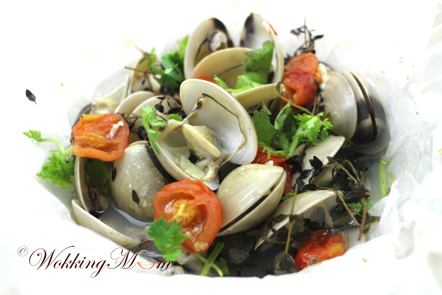 Let's get Wokking! Steamed Clams with Herb and Tomatoes 百里香和蕃茄蒸蛤蜊