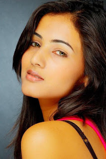 Sonal chauhan new picture, Hot Wallpapers & Photos 