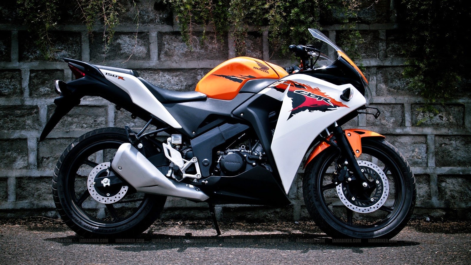 10 GAMBAR WALLPAPER KEREN MOTOR CBR Gambar Kartun Lucu Dan