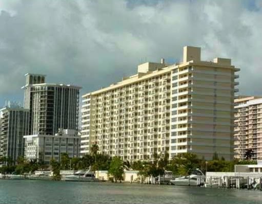 Apto Millionaires Row Collins Avenue - Miami Beach $439,900