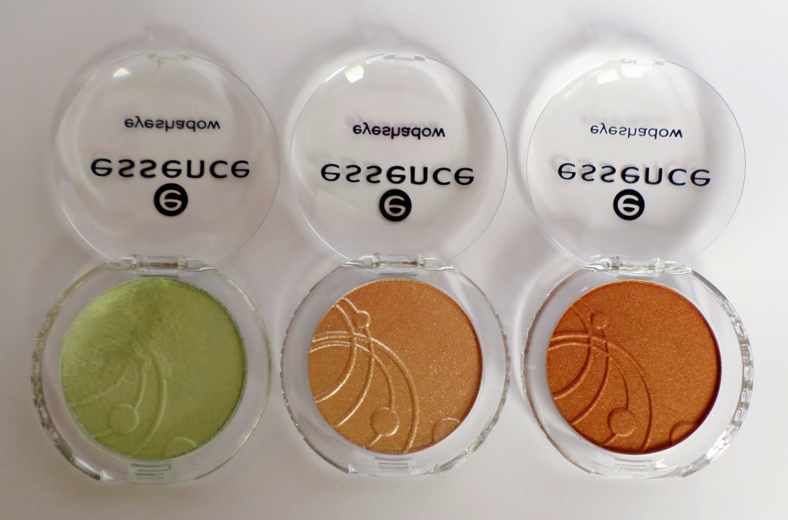 Essence Mono Eyeshadows in Mint Candy, Sandy Says Hello and Fox in the Box Essence Mono Eyeshadows in Mint Candy, Sandy Says Hello and Fox in the Box
