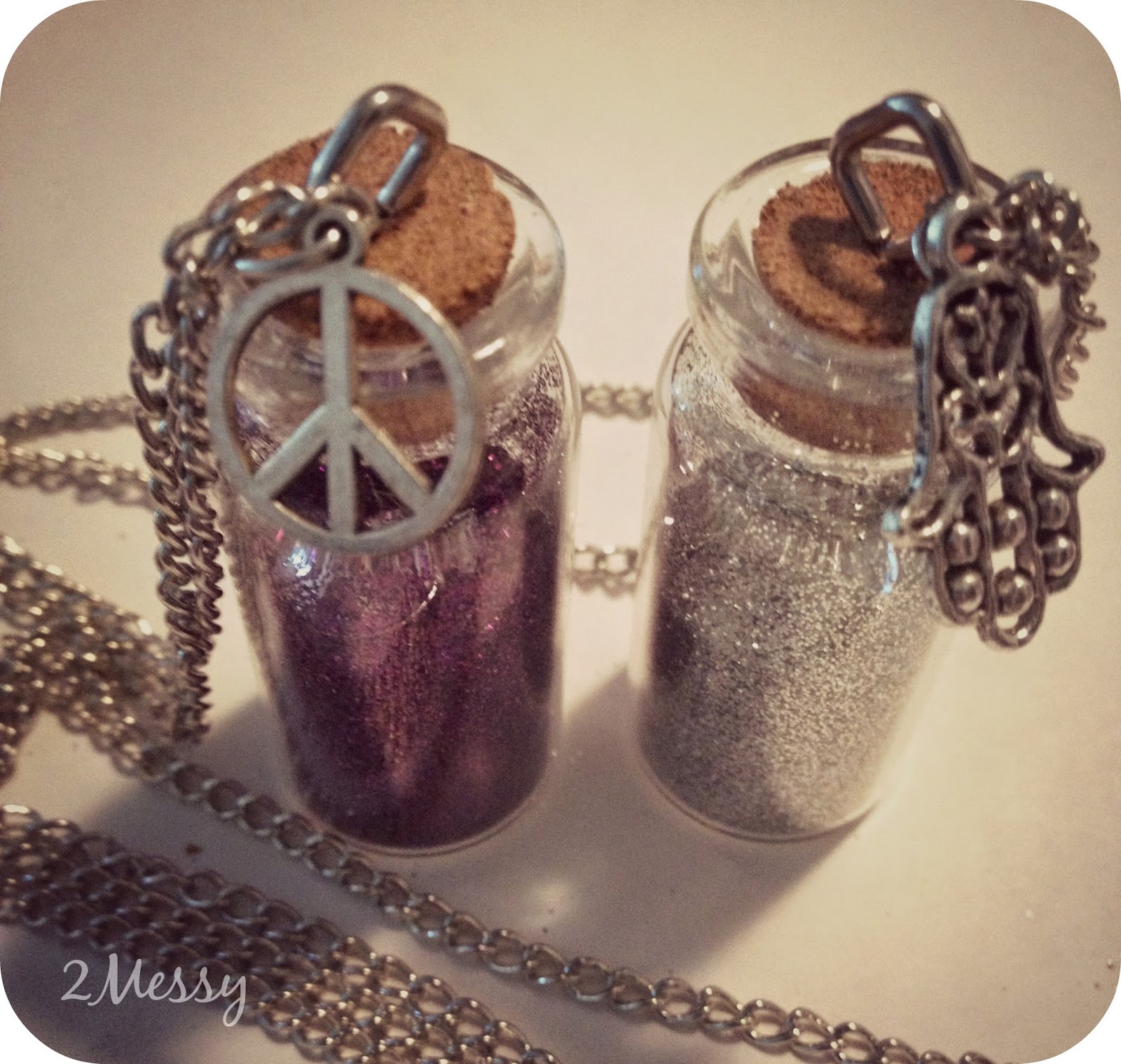 2MESSY DIY Bottle O' Glitter Necklace