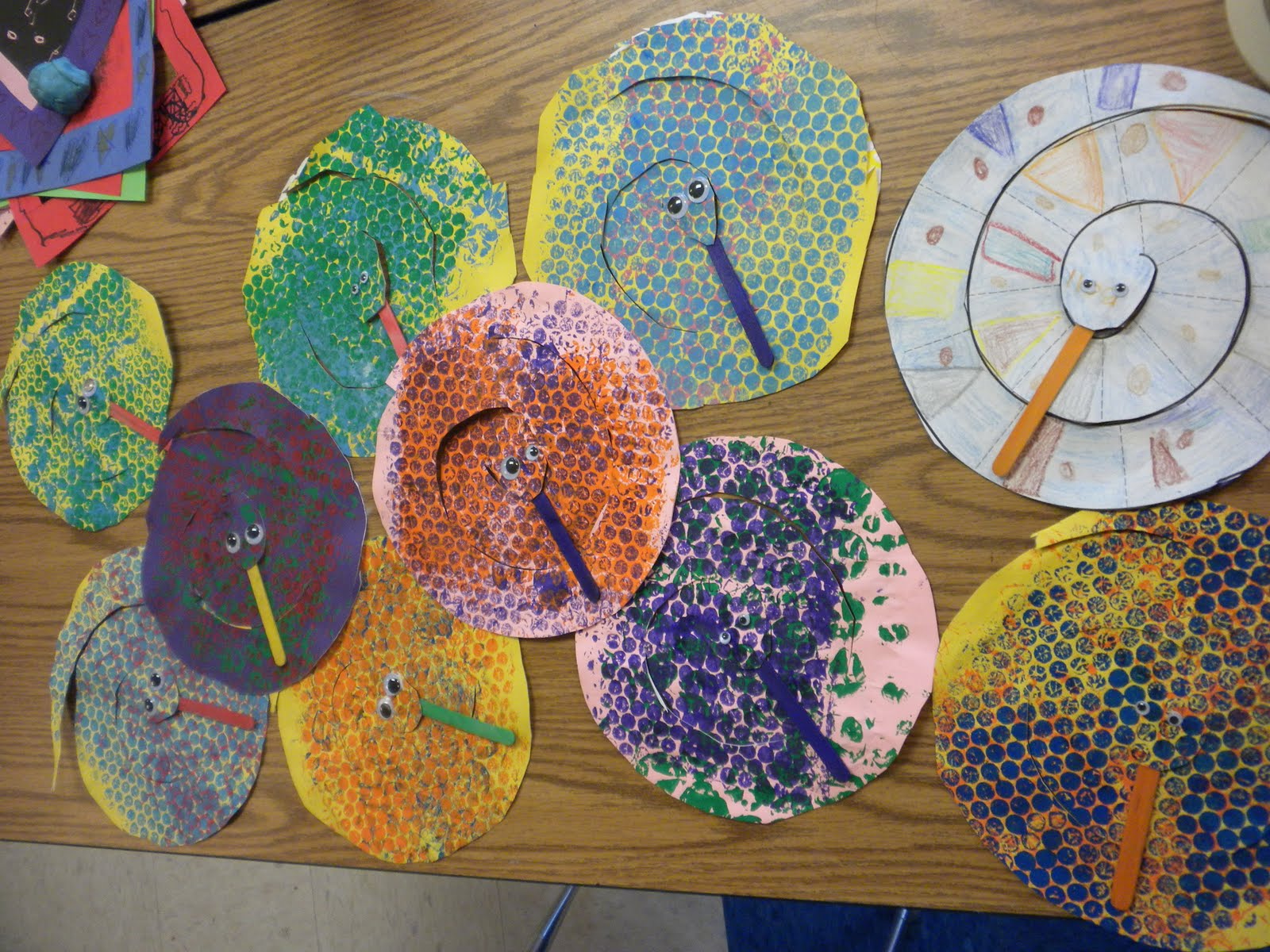 Stayin' Creative Art With Mrs. J K Bubble Print Snake