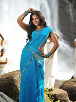 Anjali latest Glamorous photos in saree from svsc-cover-photo
