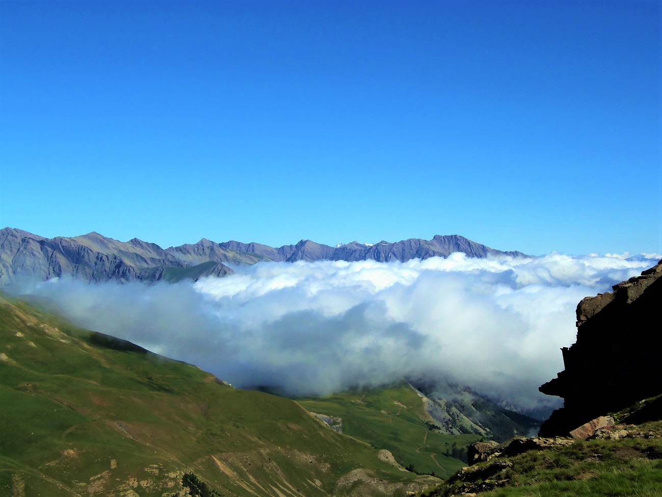 Au dessus des nuages