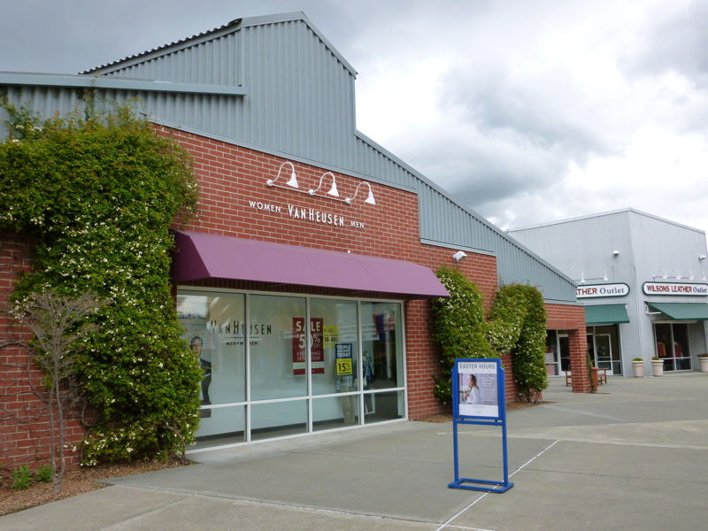 Petaluma Village Premium Outlets BIGMallrat Shopping Malls in the