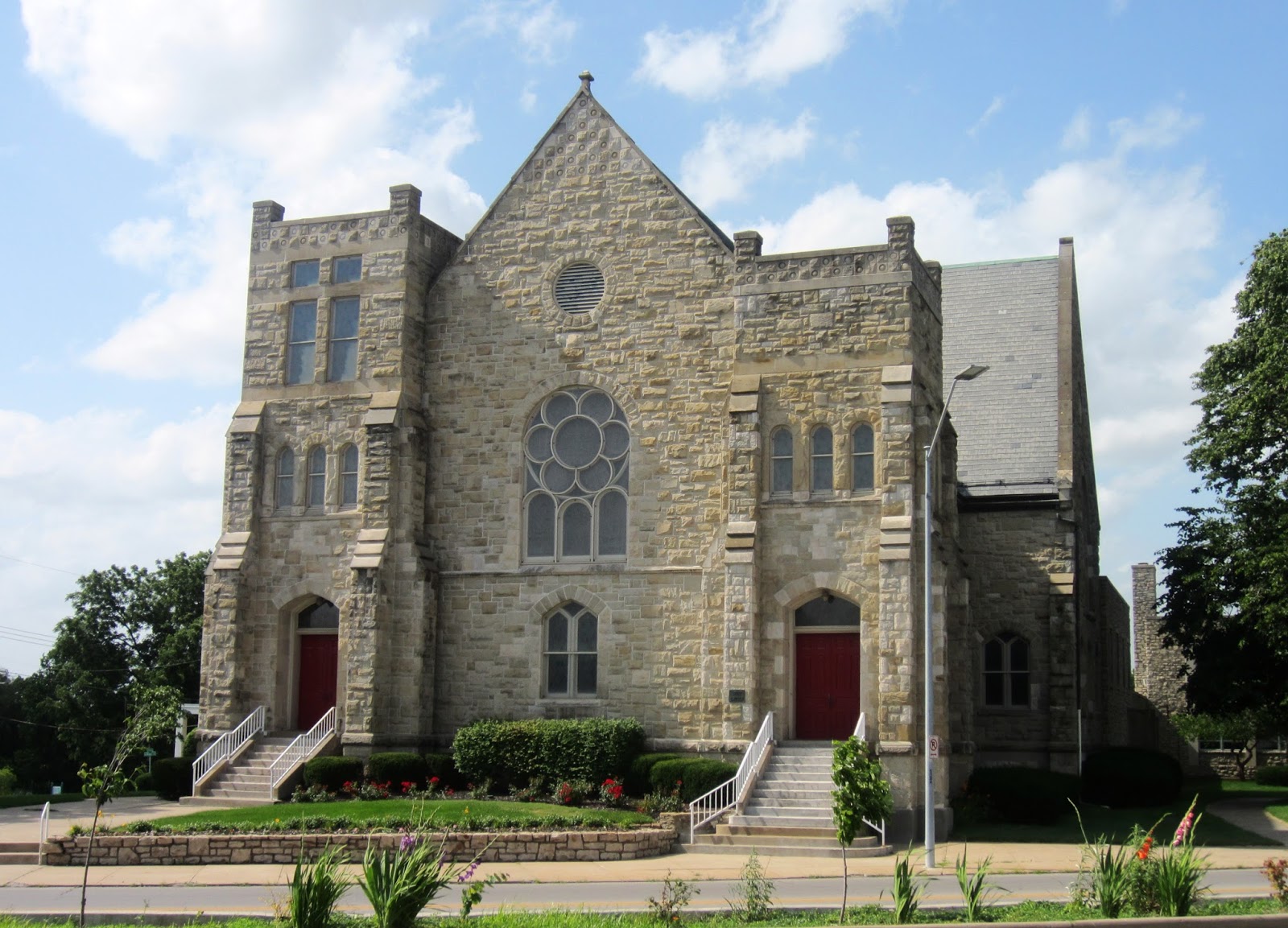 Souvenir Chronicles INDEPENDENCE, MISSOURI THE TEMPLE LOT, THE AUDITORIUM, AND THE STONE CHURCH