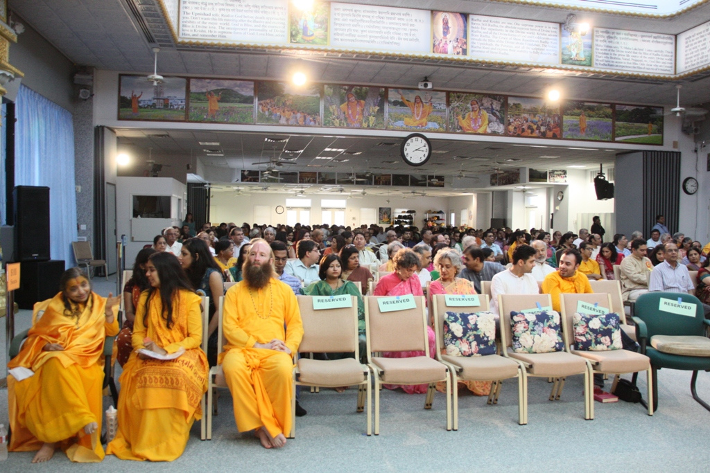 Anup Jalota at Radha Madhav Dham