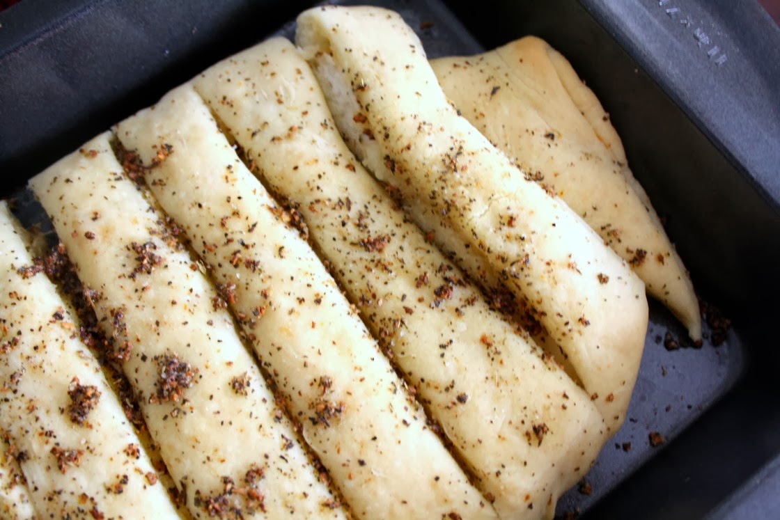 Cooking 4 all Seasons: Garlic Breadsticks ~ Dominos Style