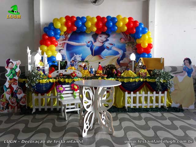 Decoração de aniversário tema Branca de Neve - Mesa temática luxo Decoração Branca de Neve para festa de aniversário - Barra-RJ