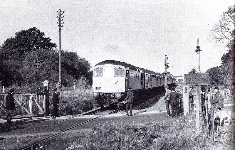 Railtour approaches Military Road